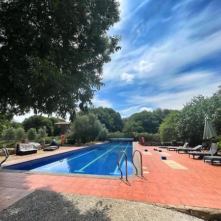 Hotel Mas Pelegri Seriñá Екстериор снимка